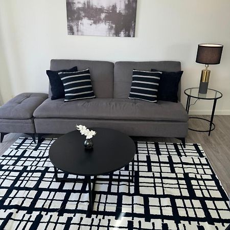 1508- Heart Of Waikiki With Kitchen-Free Parking-King Bed-Corner Unit Apartment Хонолулу Екстериор снимка