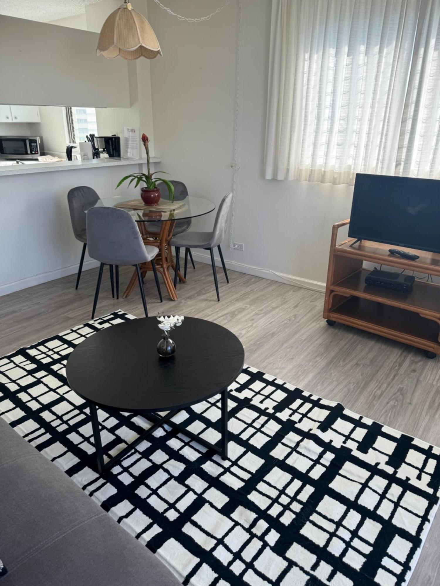 1508- Heart Of Waikiki With Kitchen-Free Parking-King Bed-Corner Unit Apartment Хонолулу Екстериор снимка