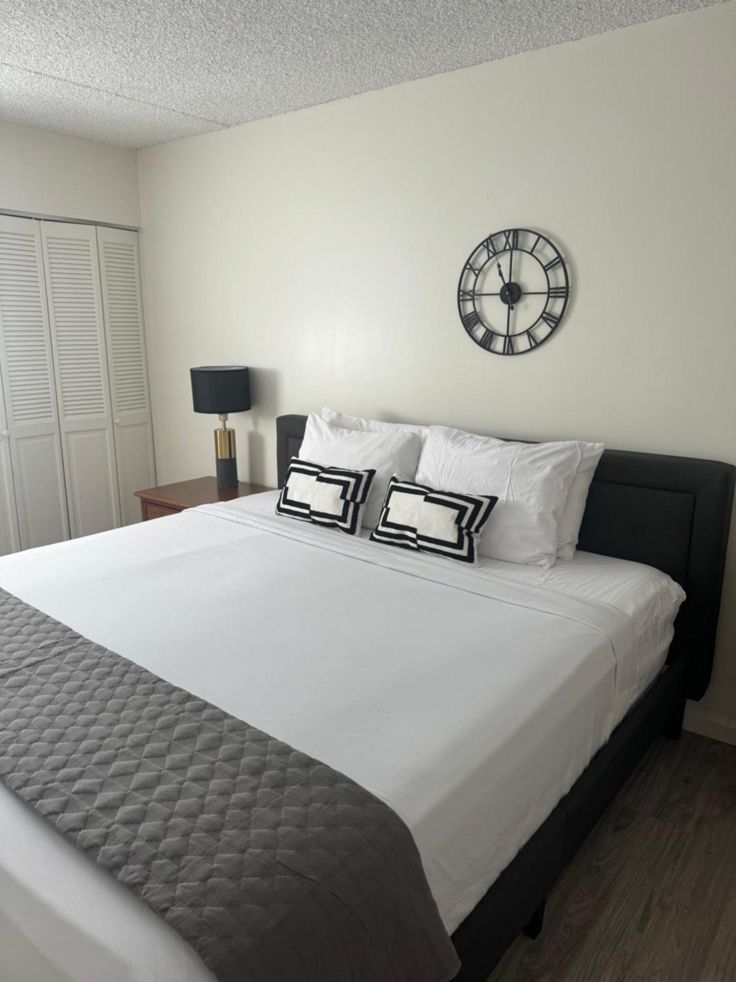 1508- Heart Of Waikiki With Kitchen-Free Parking-King Bed-Corner Unit Apartment Хонолулу Екстериор снимка